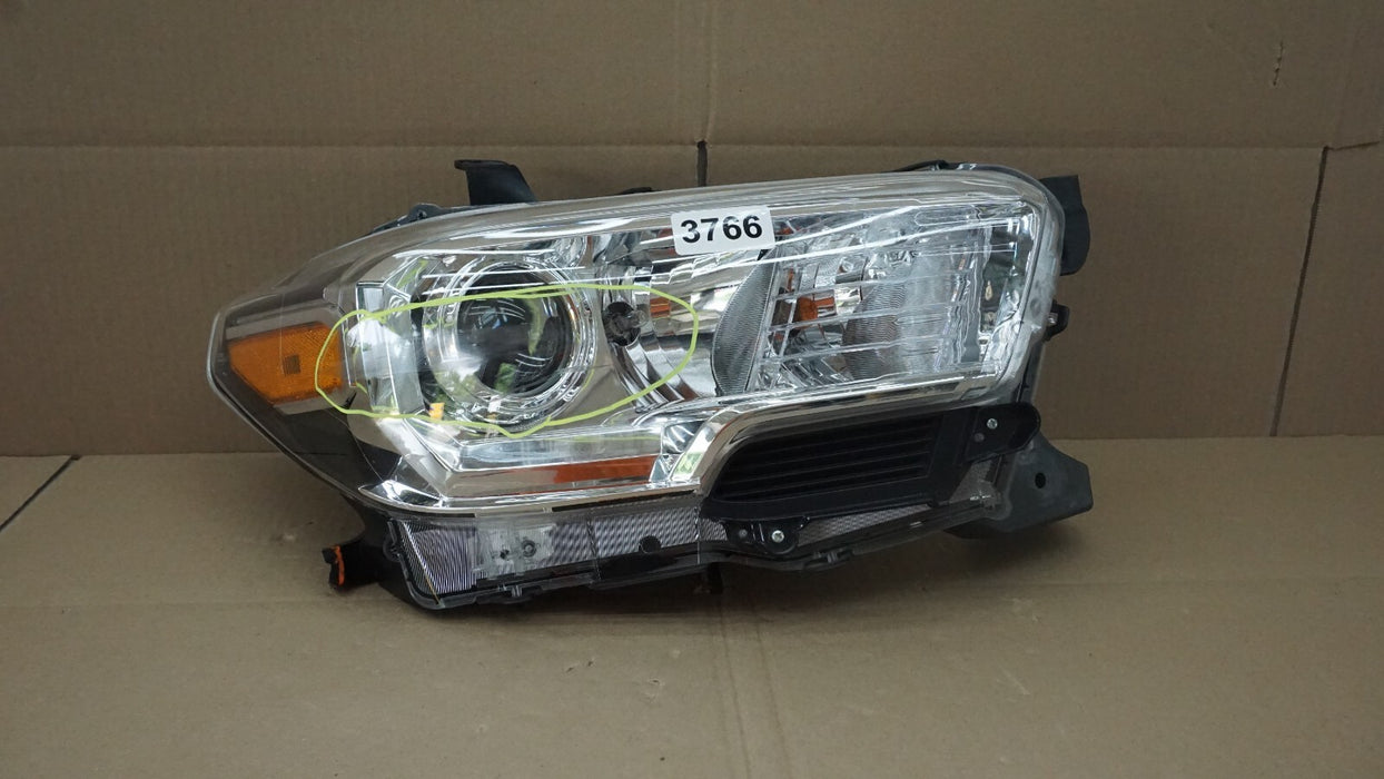2016-2023 TOYOTA TACOMA FRONT RIGHT PASSENGER SIDE HALOGEN HEADLIGHT OEM