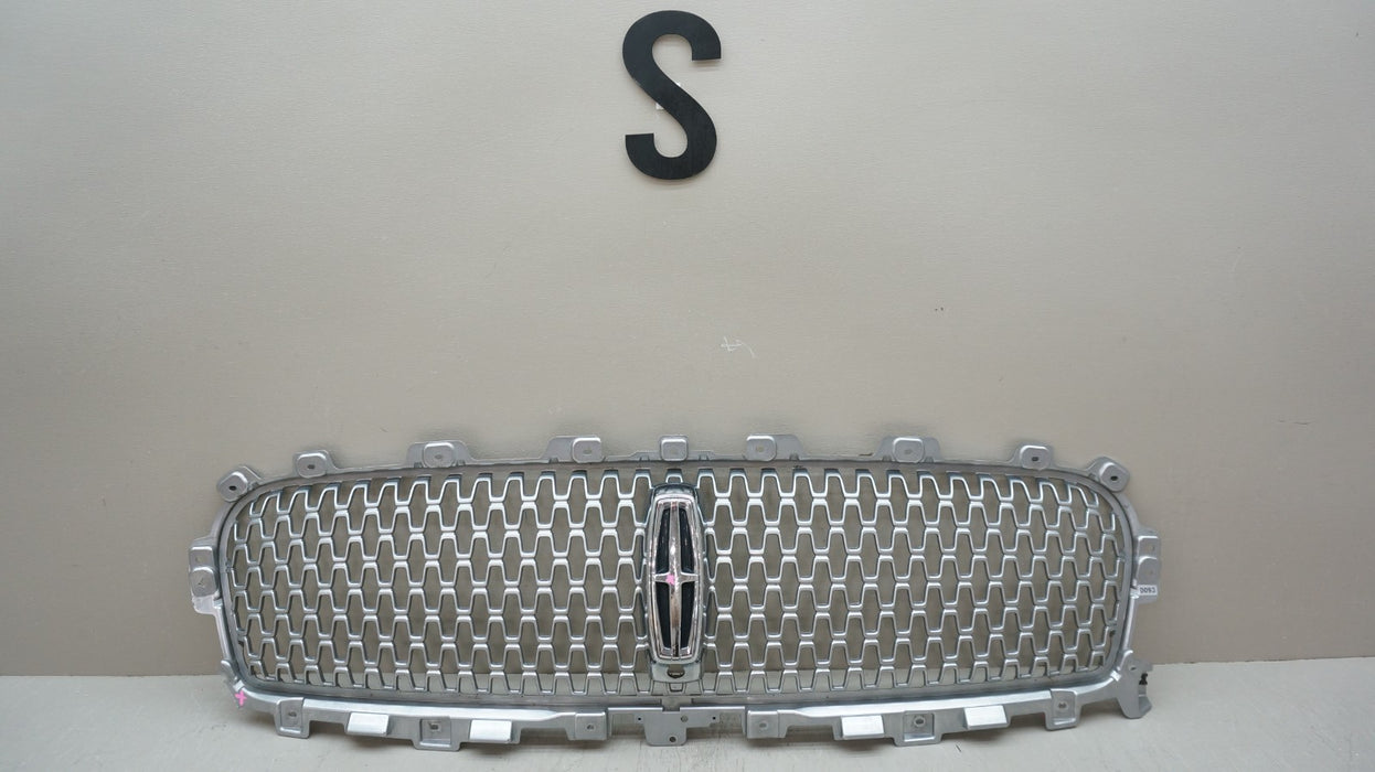 2017-2019 LINCOLN CONTINENTAL FRONT CENTER GRILLE GRILL GD9B-8200-CC OEM