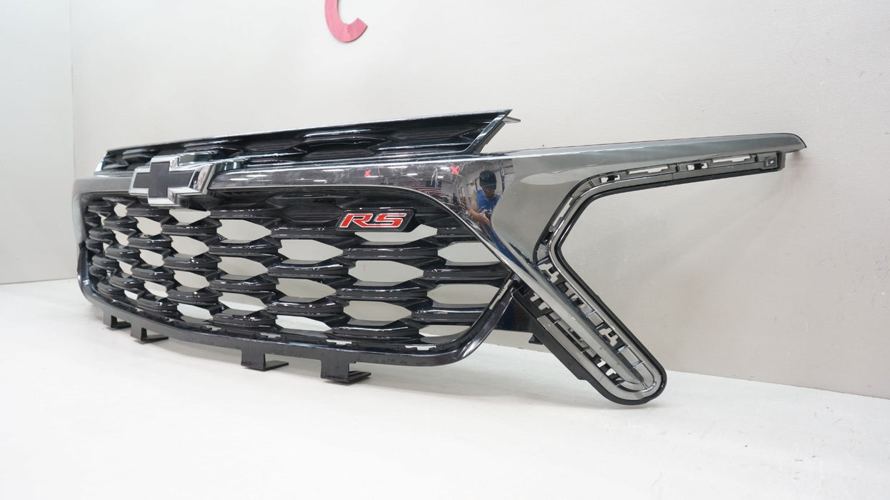 2024-2025 CHEVROLET TRAX RS FRONT BUMPER RADIATOR GRILLE OEM 42780278