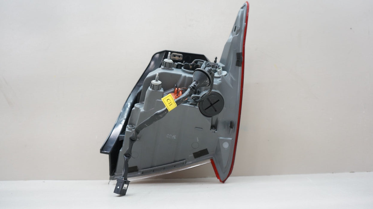 2021-2024 HYUNDAI ELANTRA REAR LEFT DRIVERS SIDE TAIL LIGHT OEM