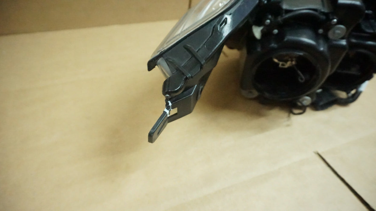 2014-2016 CADILLAC SRX FRONT LEFT DRIVER SIDE HEADLIGHT HALOGEN LAMP OEM