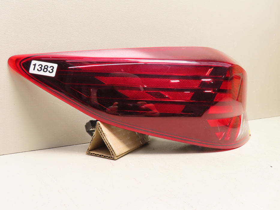 2019 2020 HYUNDAI ELANTRA LEFT DRIVER LED/HALOGEN TAIL LIGHT OUTER OEM