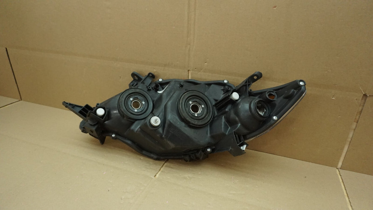 2011-2013 TOYOTA COROLLA FRONT RIGHT PASSENGER SIDE HEADLIGHT HALOGEN