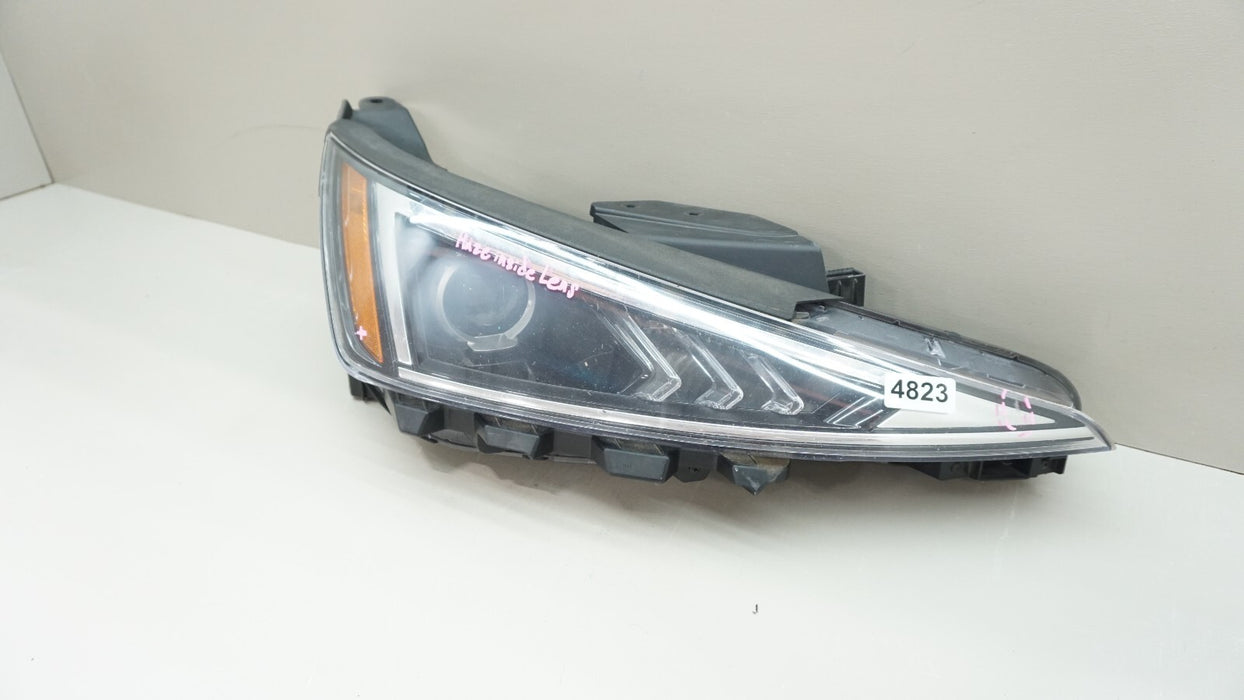 2019-2020 HYUNDAI ELANTRA FRONT RH RIGHT PASSENGER SIDE HEADLIGHT OEM