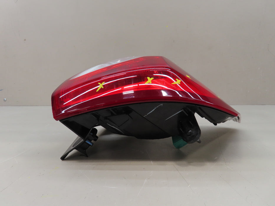 2018 2019 2020 CHEVROLET EQUINOX REAR RIGHT PASSENGER TAIL LIGHT OEM 812744860