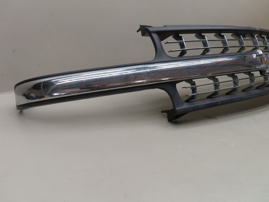 00 01 02 03 04 05 06 CHEVY SUBURBAN TAHOE FRONT UPPER GRILL GRILLE  OEM