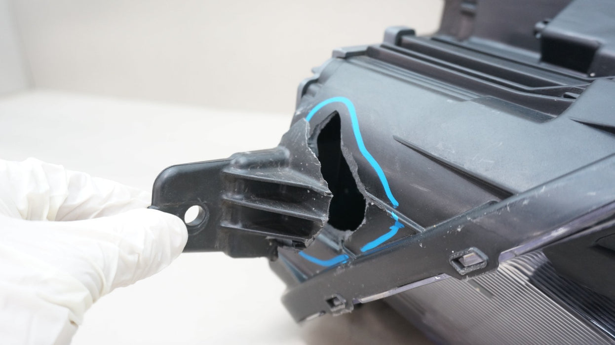 2024-2025 HYUNDAI KONA FRONT LEFT DRIVERS SIDE HALOGEN W/ LED HEADLIGHT OEM