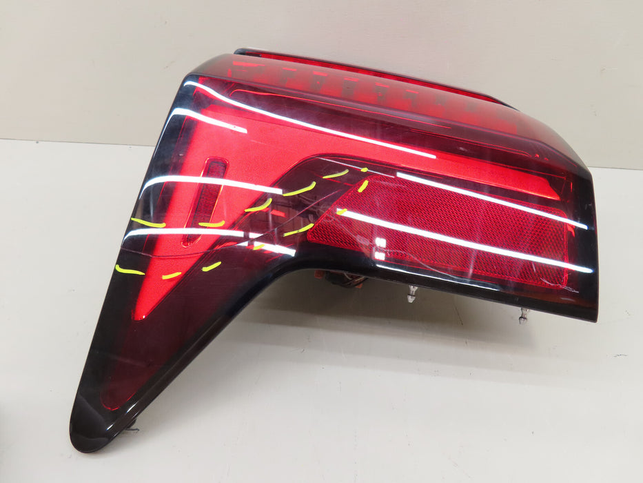 2021-2023 KIA SORENTO REAR LEFT DRIVER SIDE TAIL LIGHT OEM 92401-R5