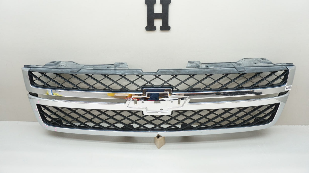 2007-2014 CHEVROLET SILVERADO 2500HD 3500HD FRONT RADIATOR GRILLE 831144196 OEM
