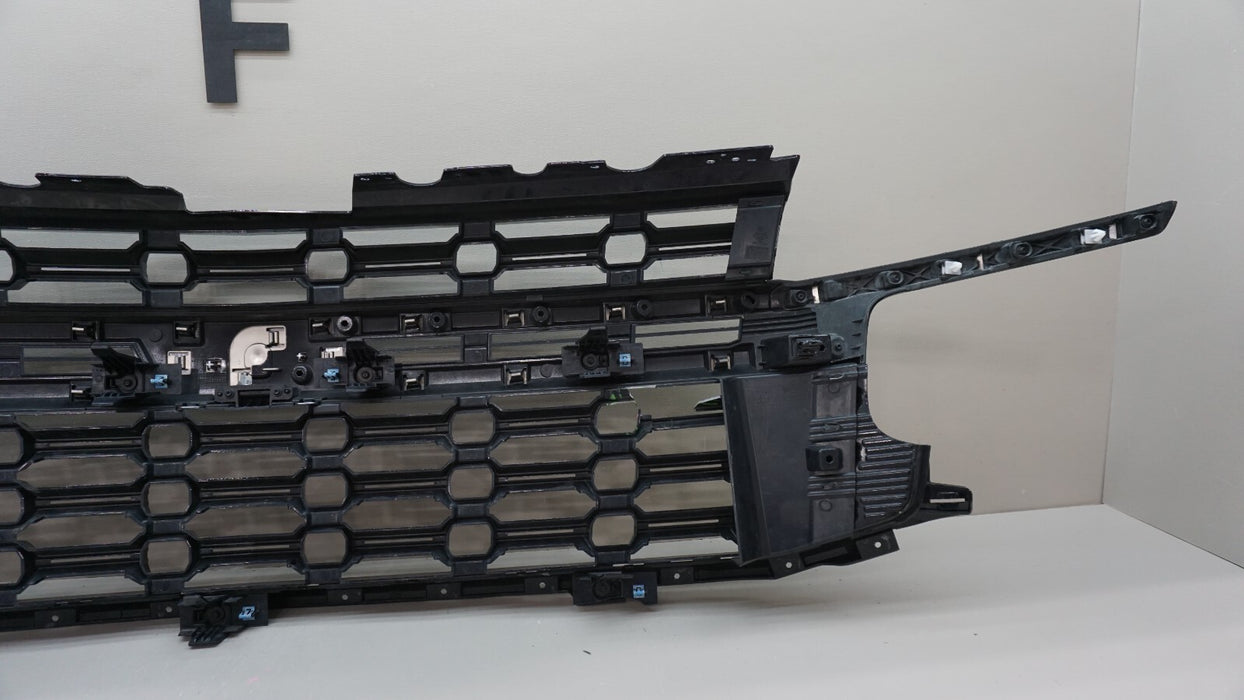 2021-2023 CHEVROLET TAHOE SUBURBAN FRONT MAIN GRILLE 84913569 OEM 21 22 23