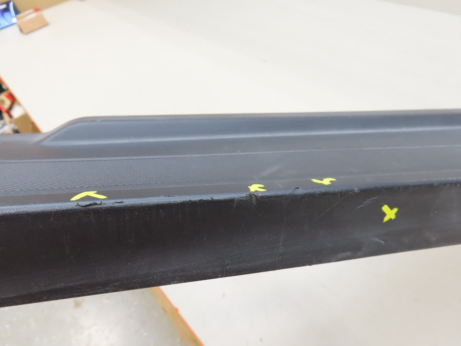 2019 2020 CHEVROLET GMC SILVERADO-SIERRA 1500 REAR UPPER TAILGATE MOLDING OEM