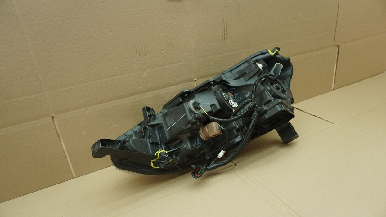 2016-2019 NISSAN SENTRA FRONT RIGHT PASSENGER SIDE HEADLIGHT HALOGEN OEM