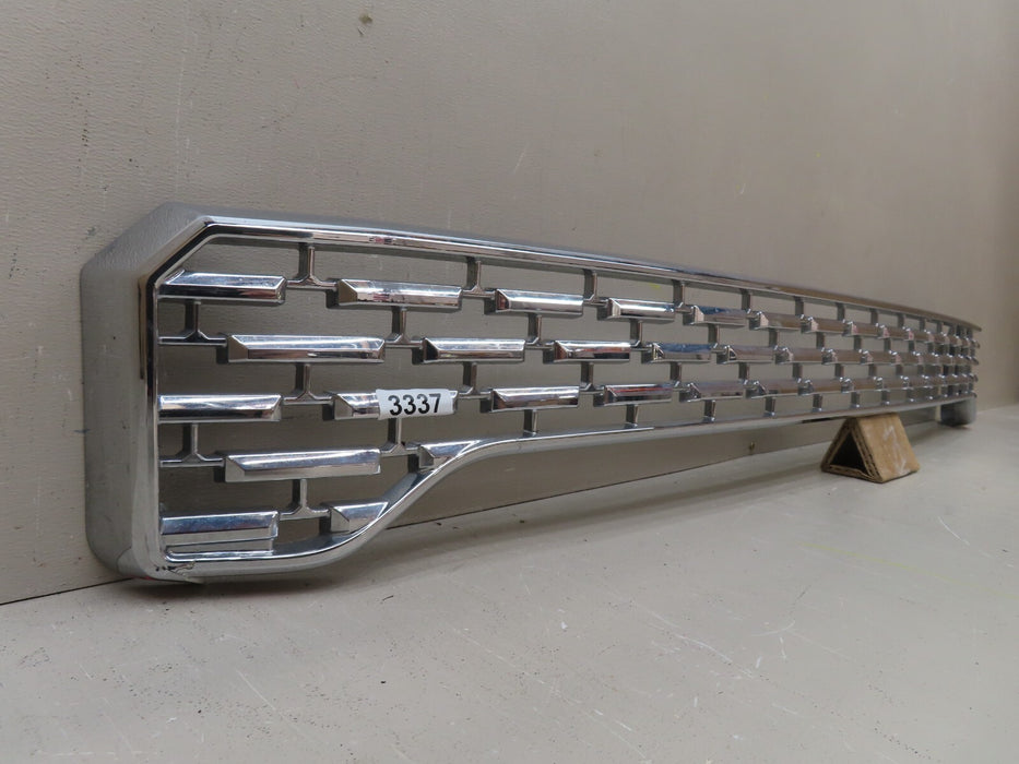 2020-2021 GMC SIERRA 3500 HD DENALI RADIATOR LOWER INSERT GRILLE OEM 84393048