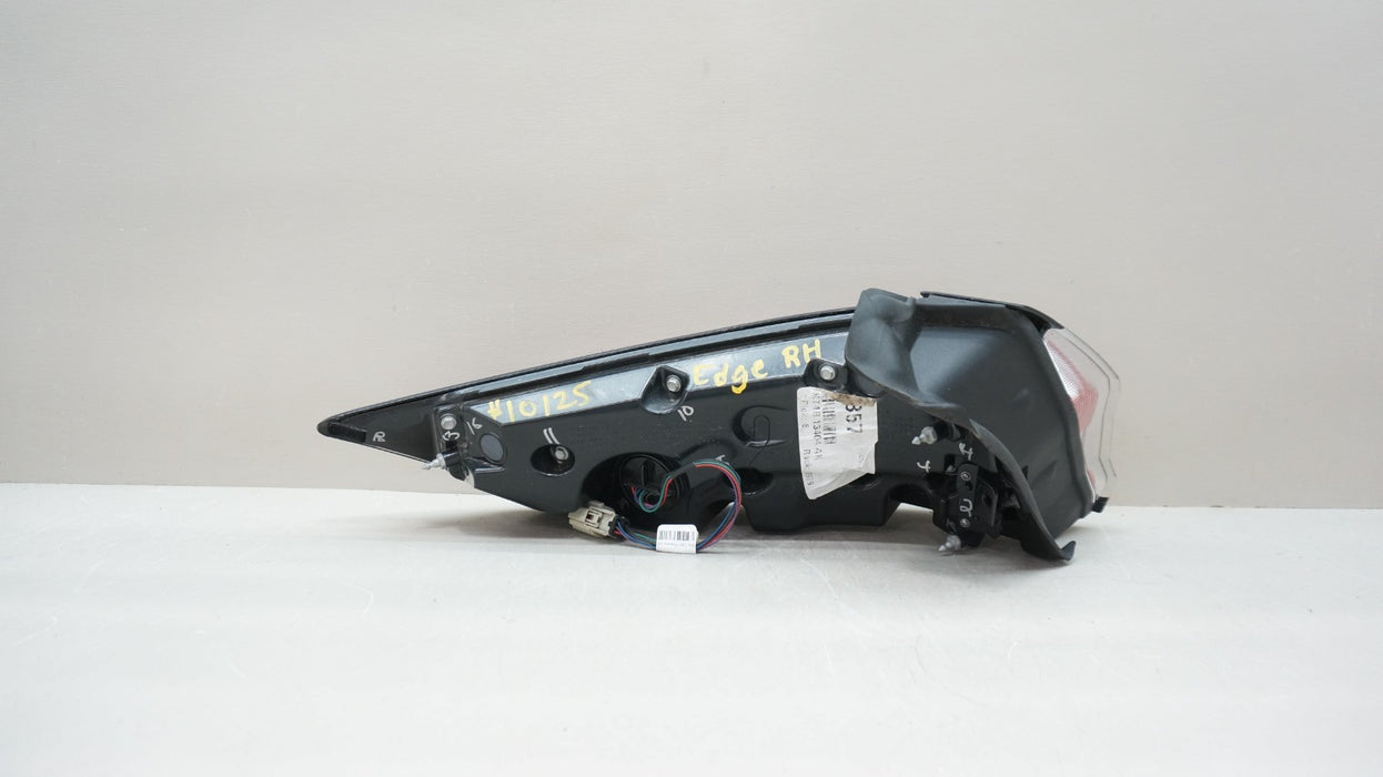 2019-2024 FORD EDGE REAR RIGHT PASSENGER SIDE TAIL LIGHT OEM
