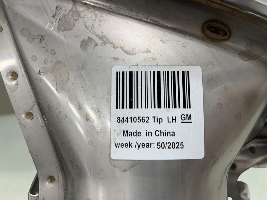 2020-2026 CADILLAC XT5 LH EXHAUST MUFFLER TIP 84410562 OEM