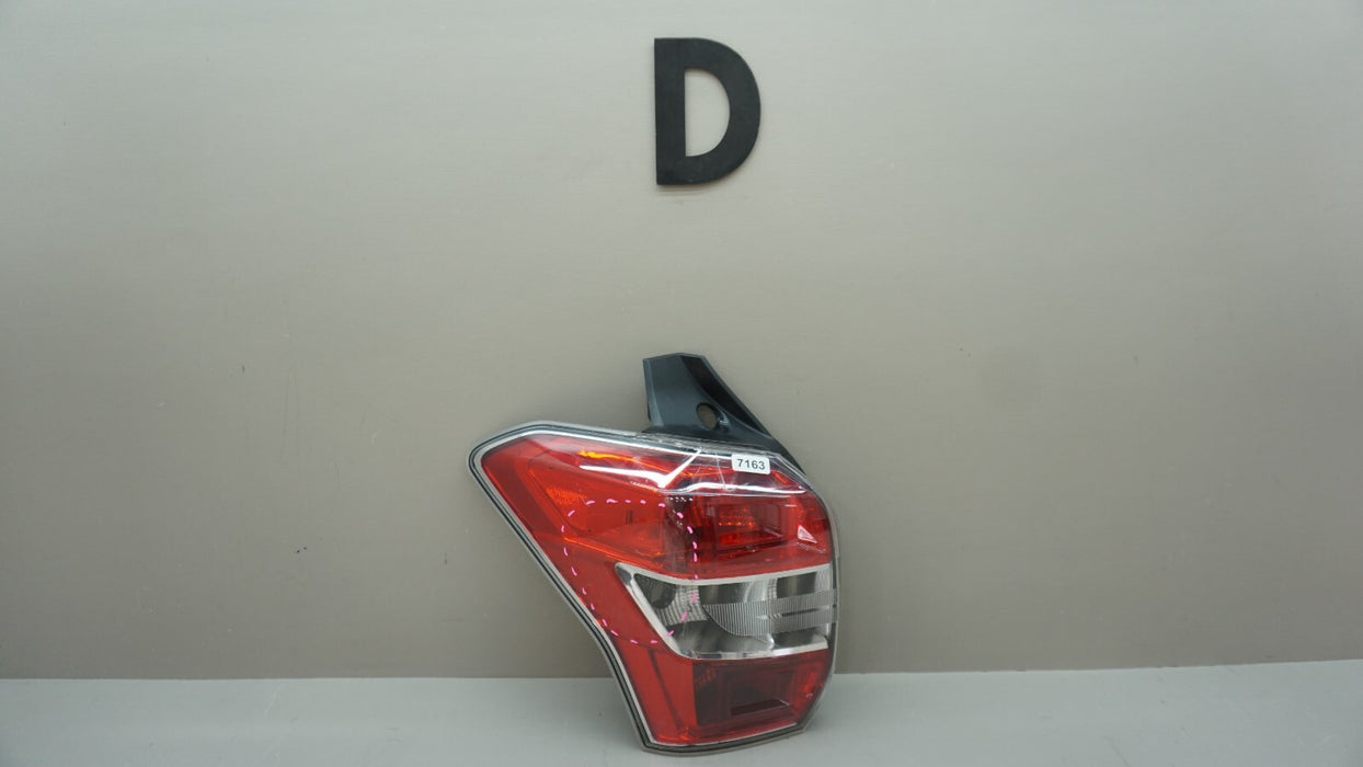 2014-2018 SUBARU FORESTER REAR LEFT DRIVERS SIDE TAIL LIGHT 84201-SG051 OEM