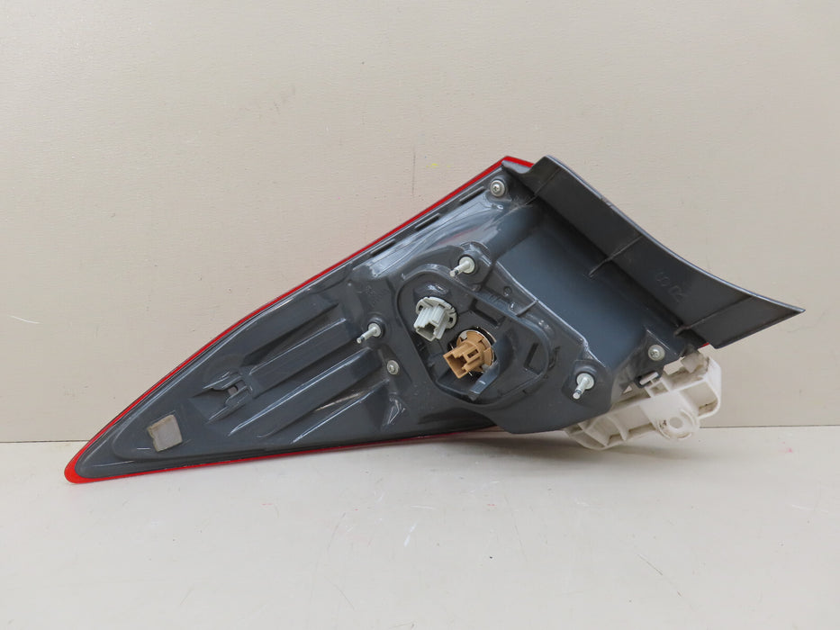 2014-2016 TOYOTA COROLLA REAR RIGHT PASSENGER SIDE TAIL LIGHT OUTER OEM
