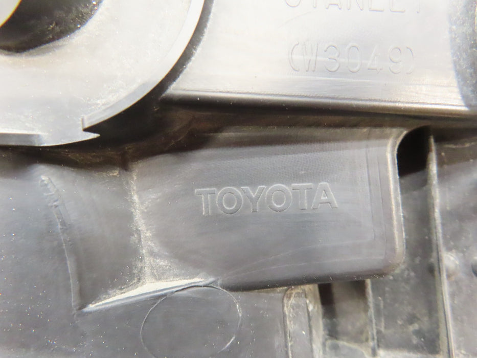2016-2018 TOYOTA RAV4 FRONT LEFT DRIVER SIDE HEADLIGHT OEM 9299