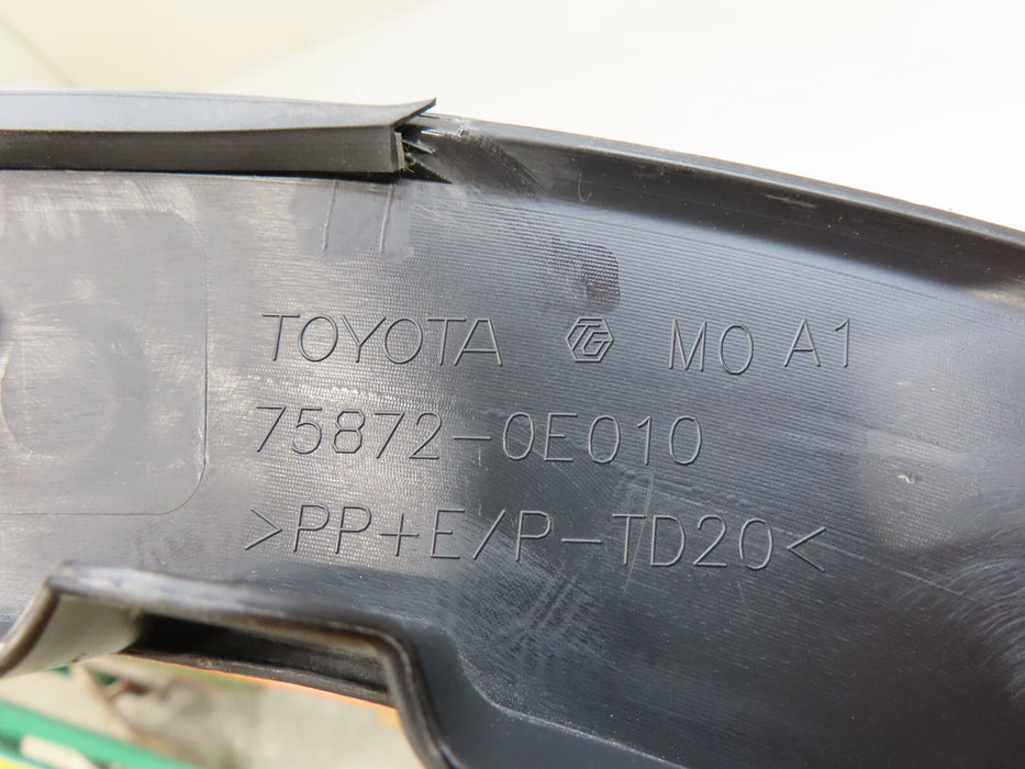 2014-2019 TOYOTA HIGHLANDER FRONT LEFT DRIVER FENDER FLARE MOLDING OEM