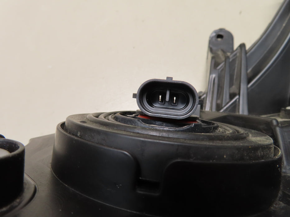 2011-2014 TOYOTA SIENNA RH RIGHT PASSENGER HALOGEN HEADLIGHT LAMP OEM