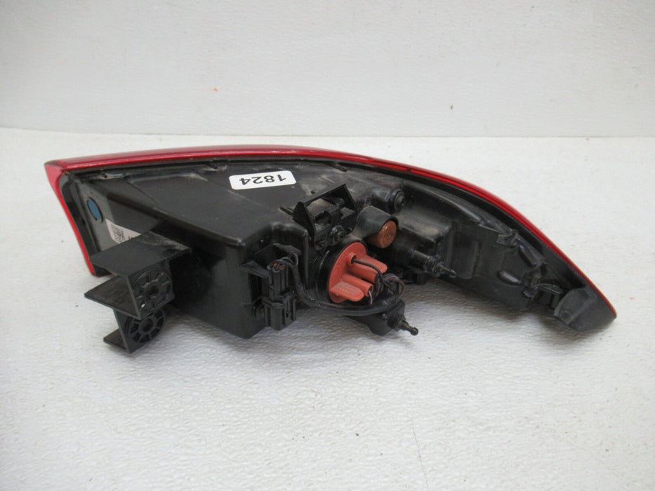 2021 - 2022 KIA CARNIVAL LXS REAR LEFT DRIVER SIDE TAIL LIGHT LAMP 92401-R0 OEM