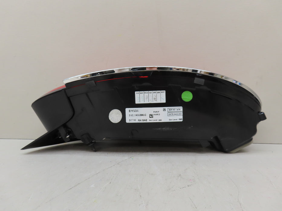 2020-2022 BENTLEY GT GTC REAR RIGHT PASSENGER SIDE TAIL LIGHT OEM 3SD945096C
