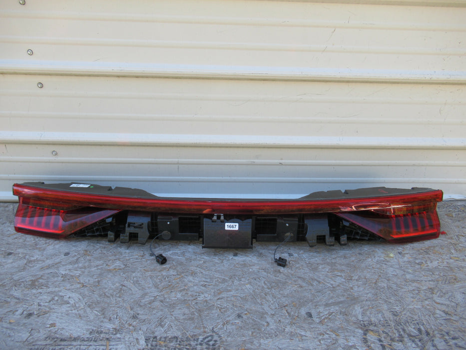 2019 2020 AUDI Q8 REAR LIFT GATE TRUNK TAIL LIGHT BAR LAMP OEM