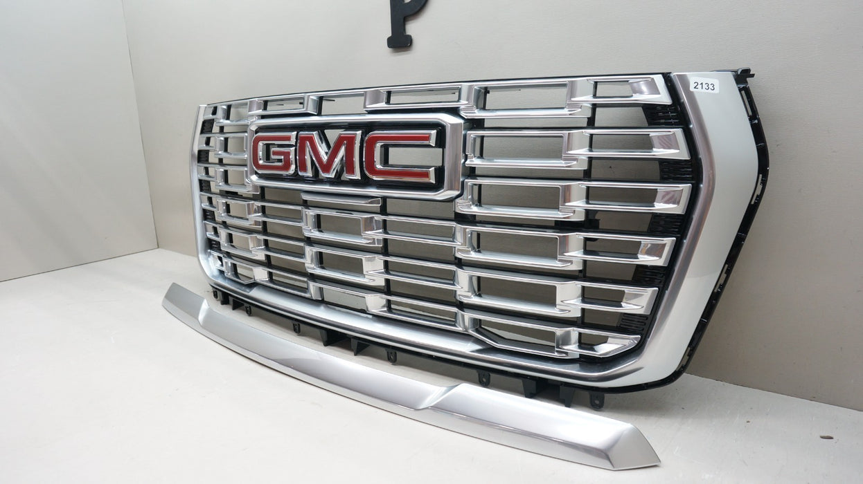 *NEW* 2025 GMC YUKON DENALI FRONT RADIATOR GRILLE AND HOOD TRIM OEM 84956262