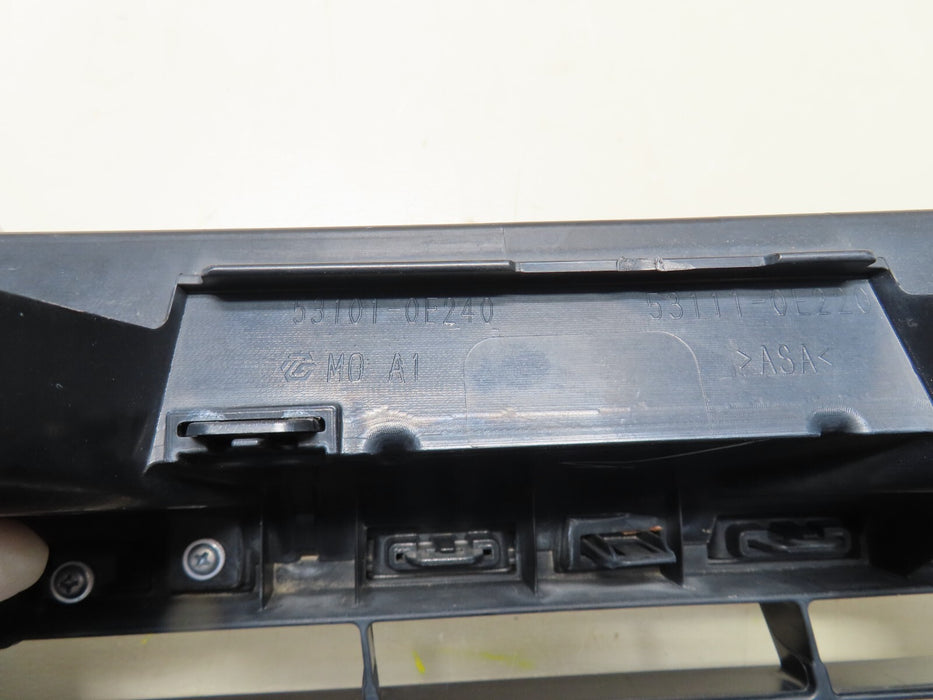 2017-2018 TOYOTA HIGHLANDER FRONT BUMPER RADIATOR GRILLE GRILL OEM 53101-0E240