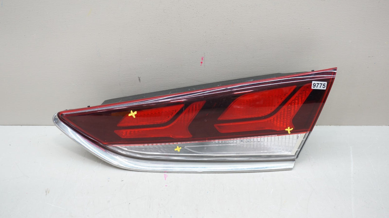 2018-2019 HYUNDAI SONATA REAR RIGHT PASSENGER SIDE INNER TAIL LIGHT OEM