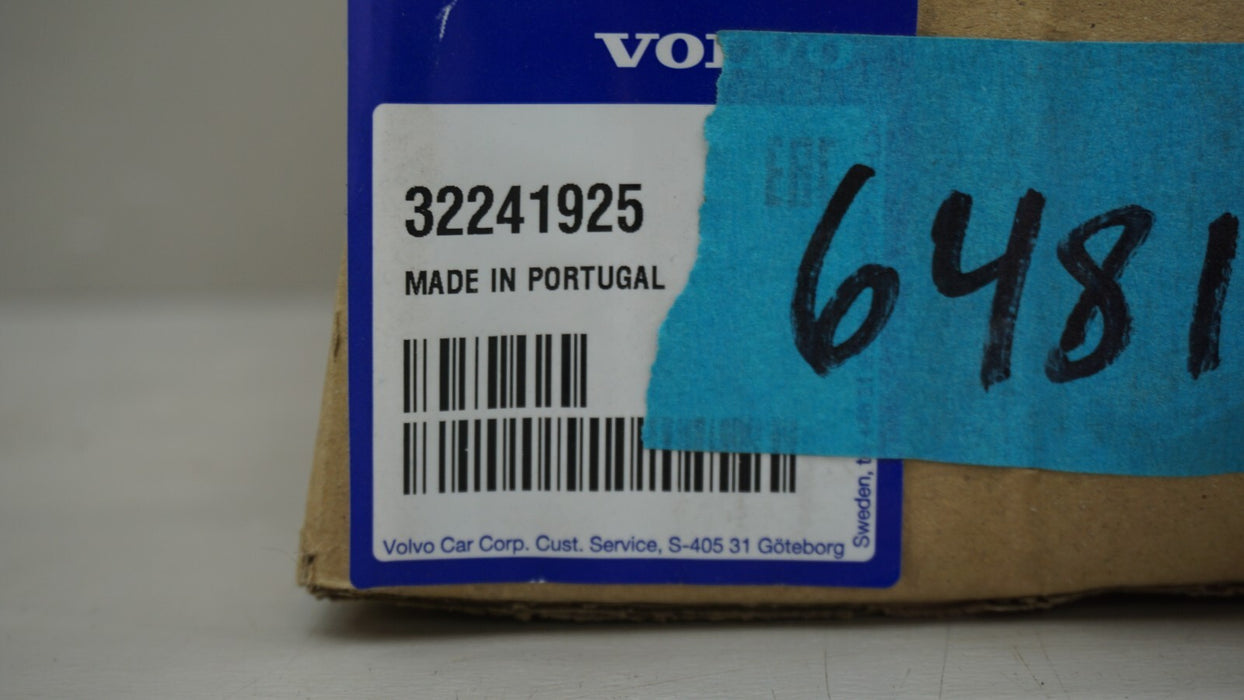 2019-2020 VOLVO XC40 T4 T5 LEFT DRIVER SIDE 3 SPOKE STEERING WHEEL OEM 32241925