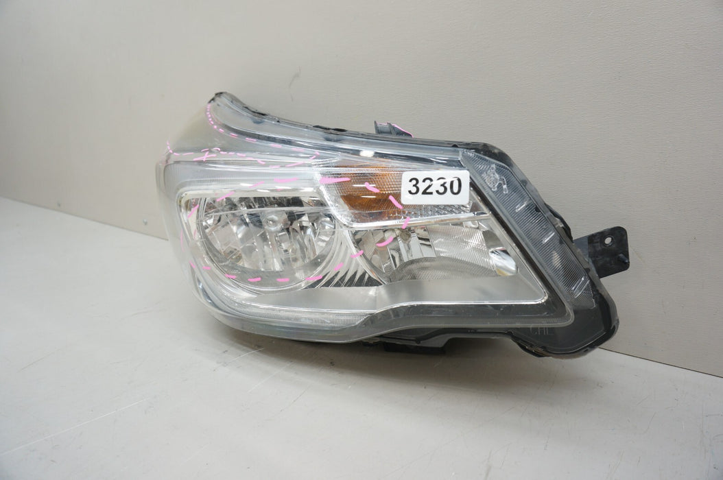 2017-2018 SUBARU FORESTER FRONT RIGHT PASSENGER SIDE HALOGEN HEADLIGHT OEM