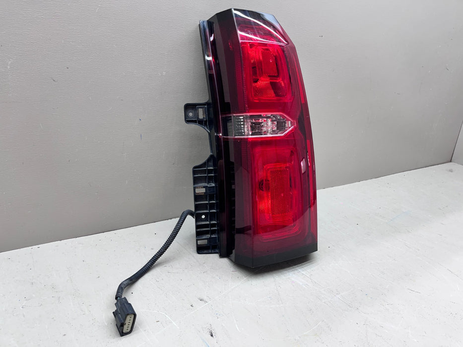2015-2020 CHEVROLET TAHOE SUBURBAN RH PASSENGER RIGHT TAILLIGHT OEM