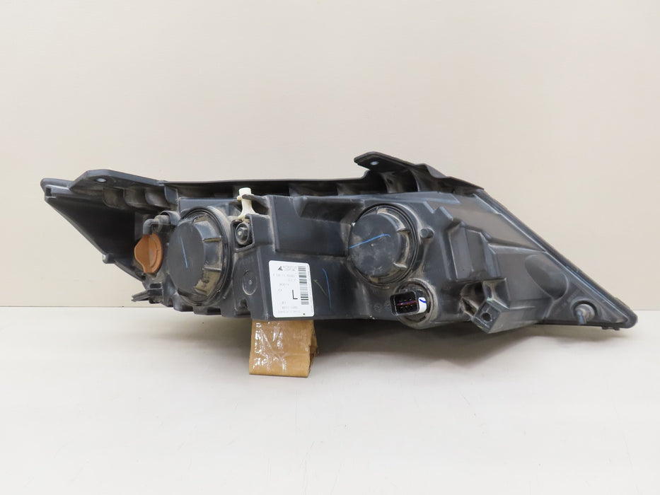 2011-2013 KIA SORENTO FRONT LEFT DRIVER HEADLIGHT HALOGEN OEM 92101-1U200 9359