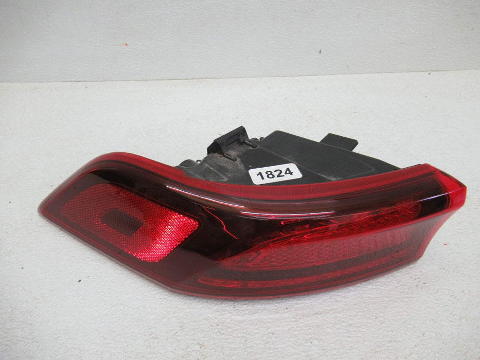 2021 - 2022 KIA CARNIVAL LXS REAR LEFT DRIVER SIDE TAIL LIGHT LAMP 92401-R0 OEM