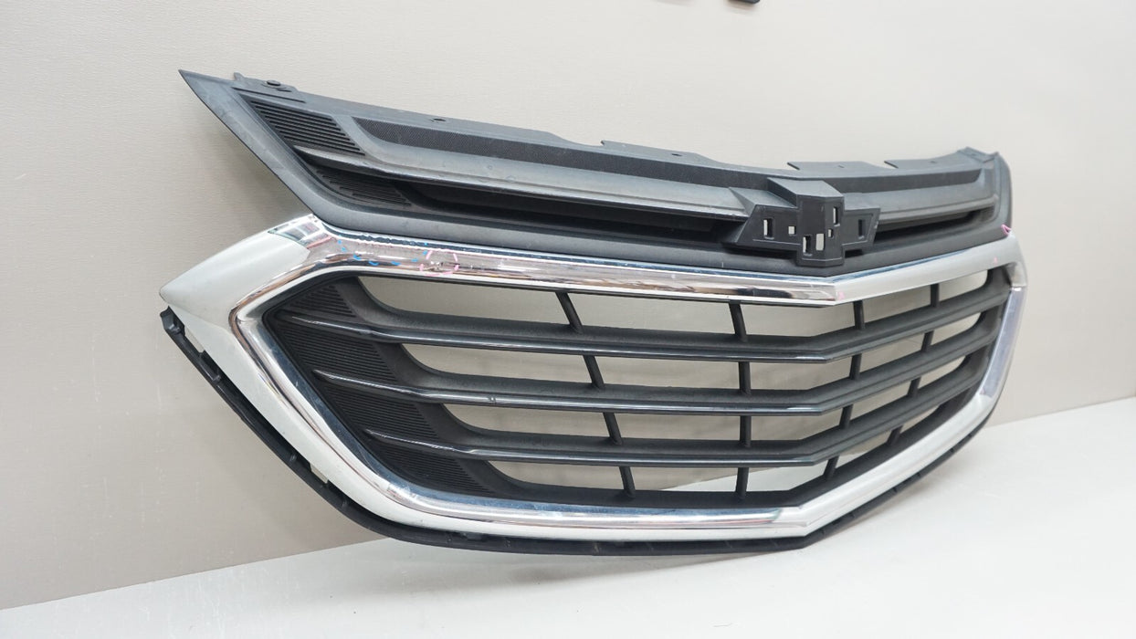 2018-2021 CHEVROLET EQUINOX FRONT RADIATOR CENTER GRILLE OEM 84150736