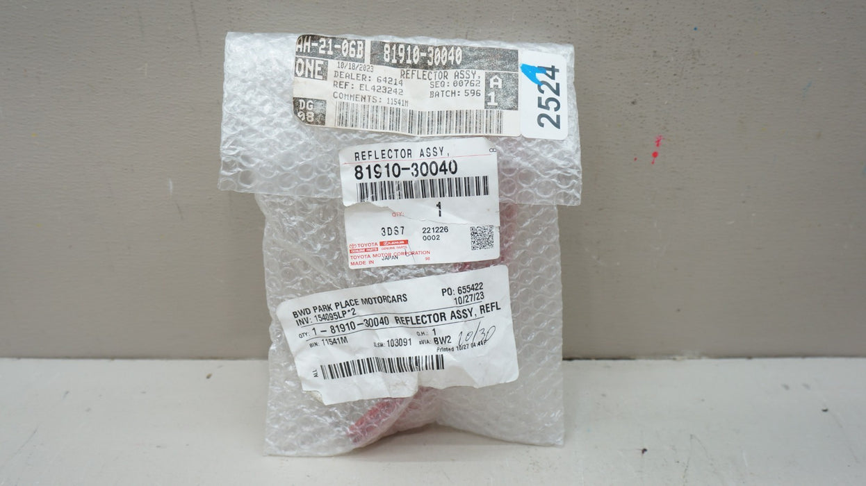 2013-2018 LEXUS ES GS REAR RIGHT PASSENGER SIDE BUMPER REFLECTOR 81910-30040 OEM