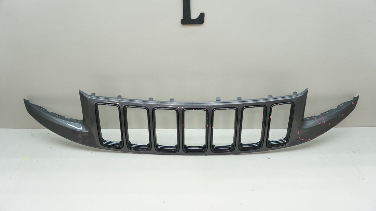 2014-2016 JEEP GRAND CHEROKEE FRONT UPPER CENTER RADIATOR GRILLE OEM 1WL32TRM