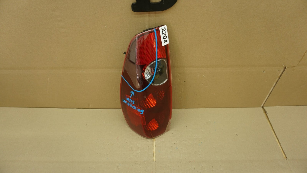 2004-2012 GMC CANYON RIGHT PASSENGER SIDE TAIL LIGHT OEM