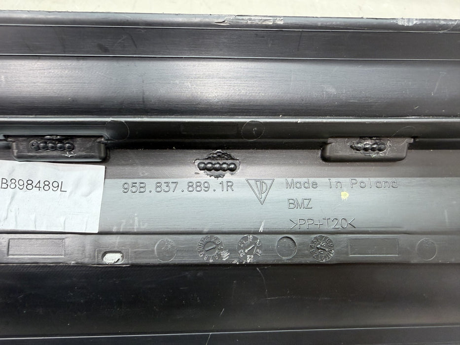 2019-2024 PORSCHE MACAN LH LEFT DRIVER DOOR LOWER MOLDING OEM 95B.837.889.1R