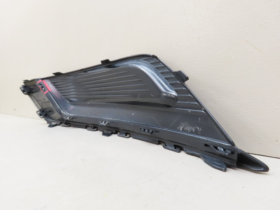 2017-2018 FORD FUSION FRONT BUMPER  RIGHT PASSENGER SIDE FOG LIGHT COVER OEM