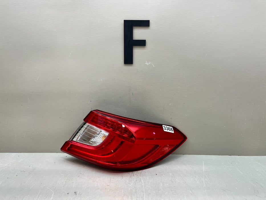 2018-2022 HONDA ACCORD RH RIGHT OUTER TAIL LIGHT OEM