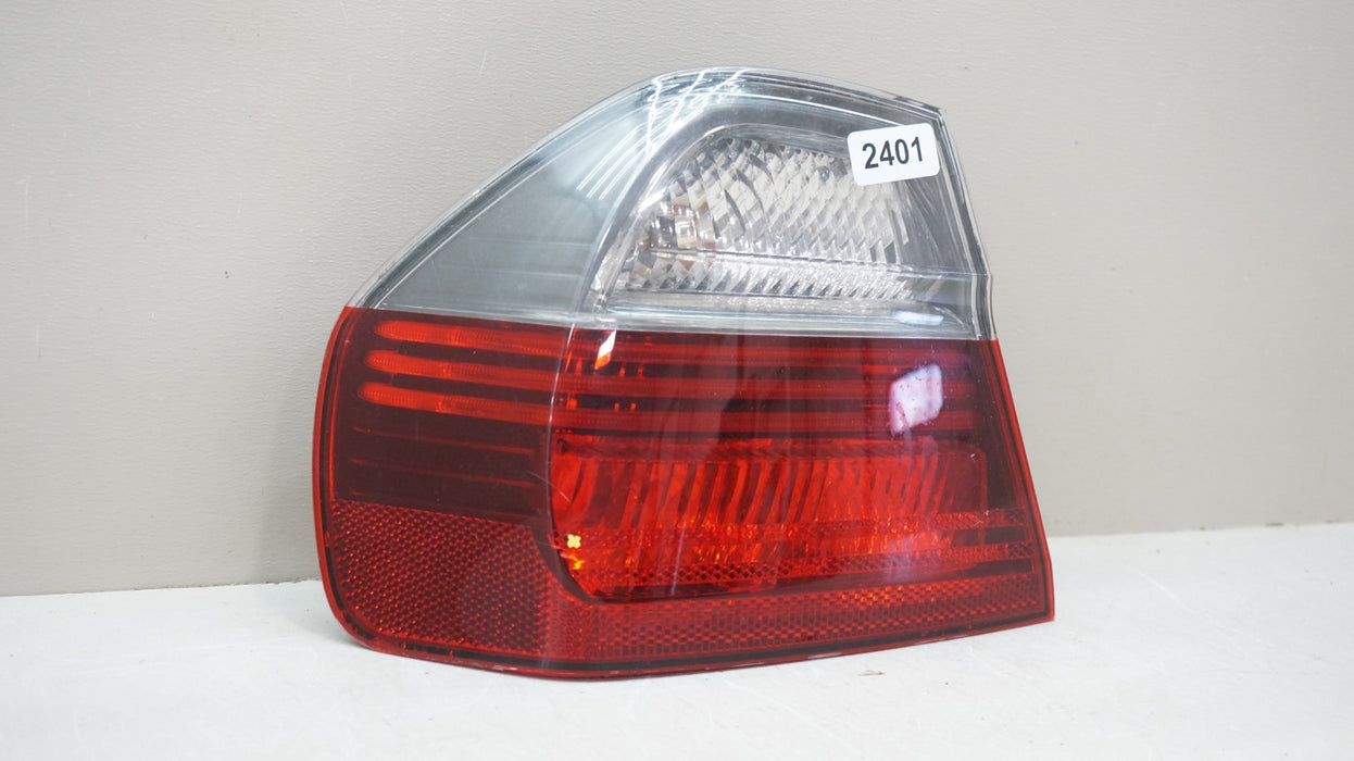 2006-2008 BMW 3-SERIES E90 REAR LEFT DRIVERS SIDE TAIL LIGHT OEM