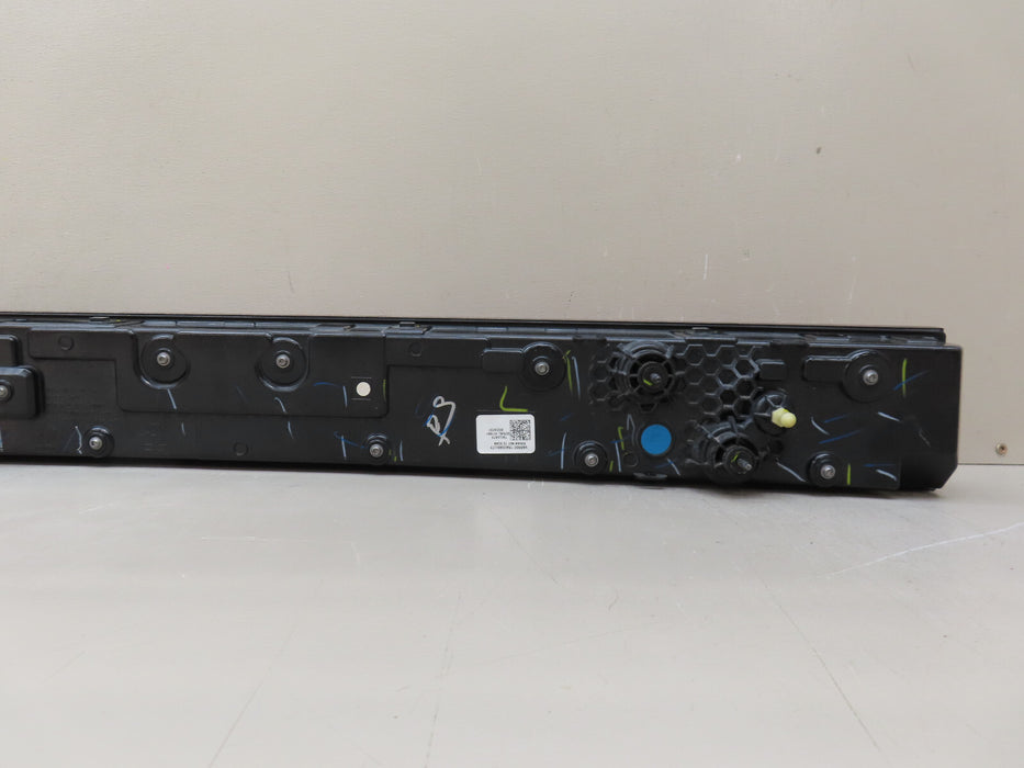 2022-2024 RIVIAN R1T REAR CENTER TAILGATE TAIL LIGHT LED OEM