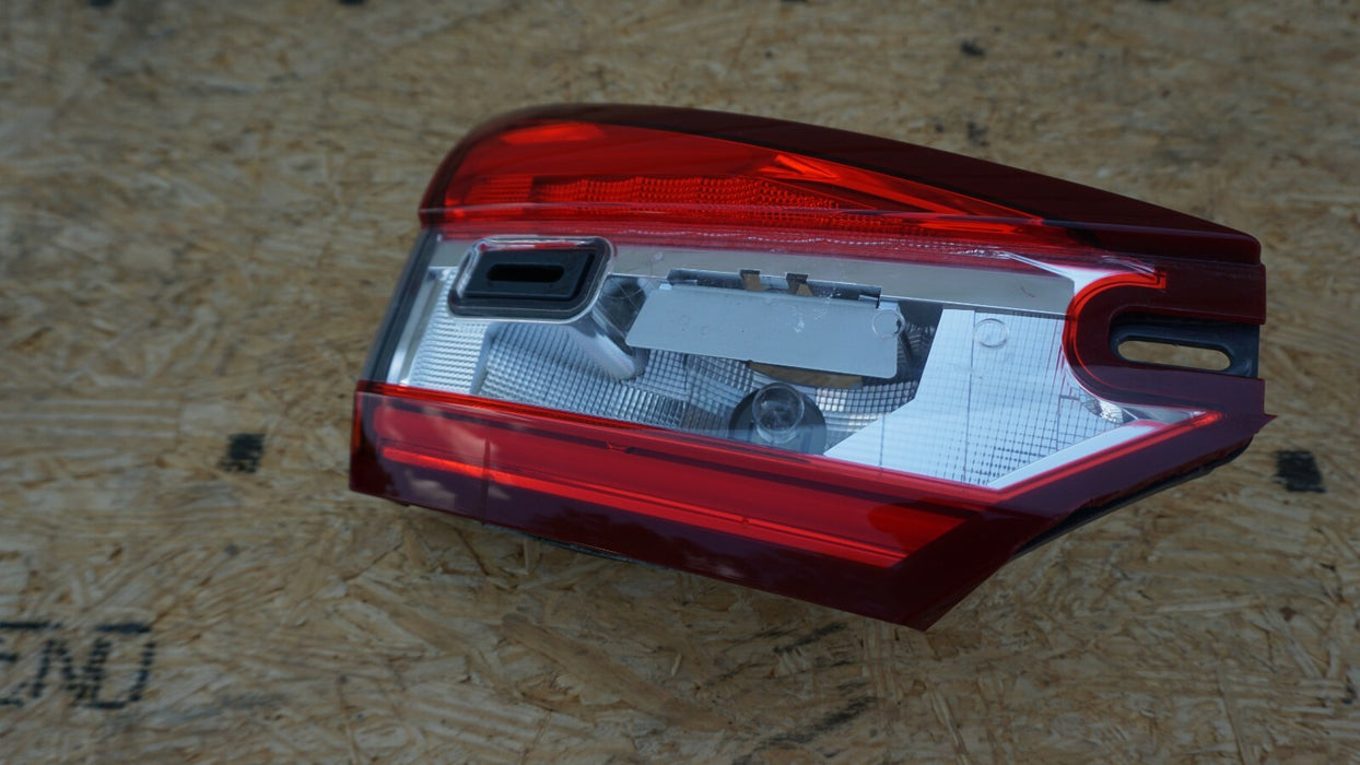 17 18 2017 2018 FORD FUSION LEFT REAR TRUNK LID INNER TAILLIGHT OEM