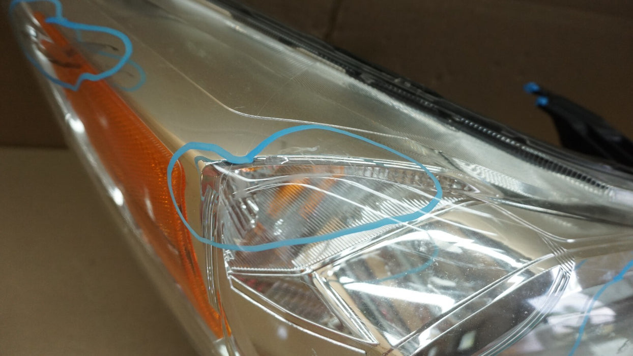 2014-2016 SUBARU FORESTER RIGHT PASSENGER SIDE HEADLIGHT HALOGEN LAMP LIGHT OEM