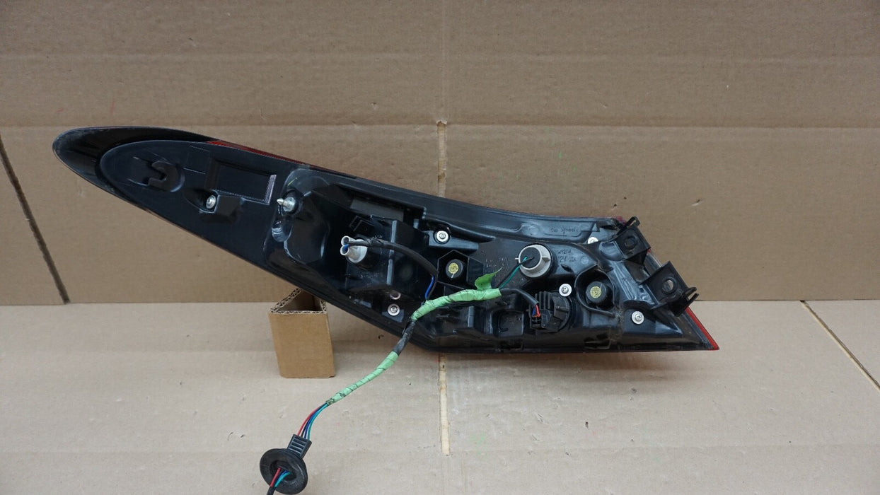 2018-2020 TOYOTA CAMRY RH RIGHT PASSENGER SIDE OUTER TAIL LIGHT OEM 18 19 20