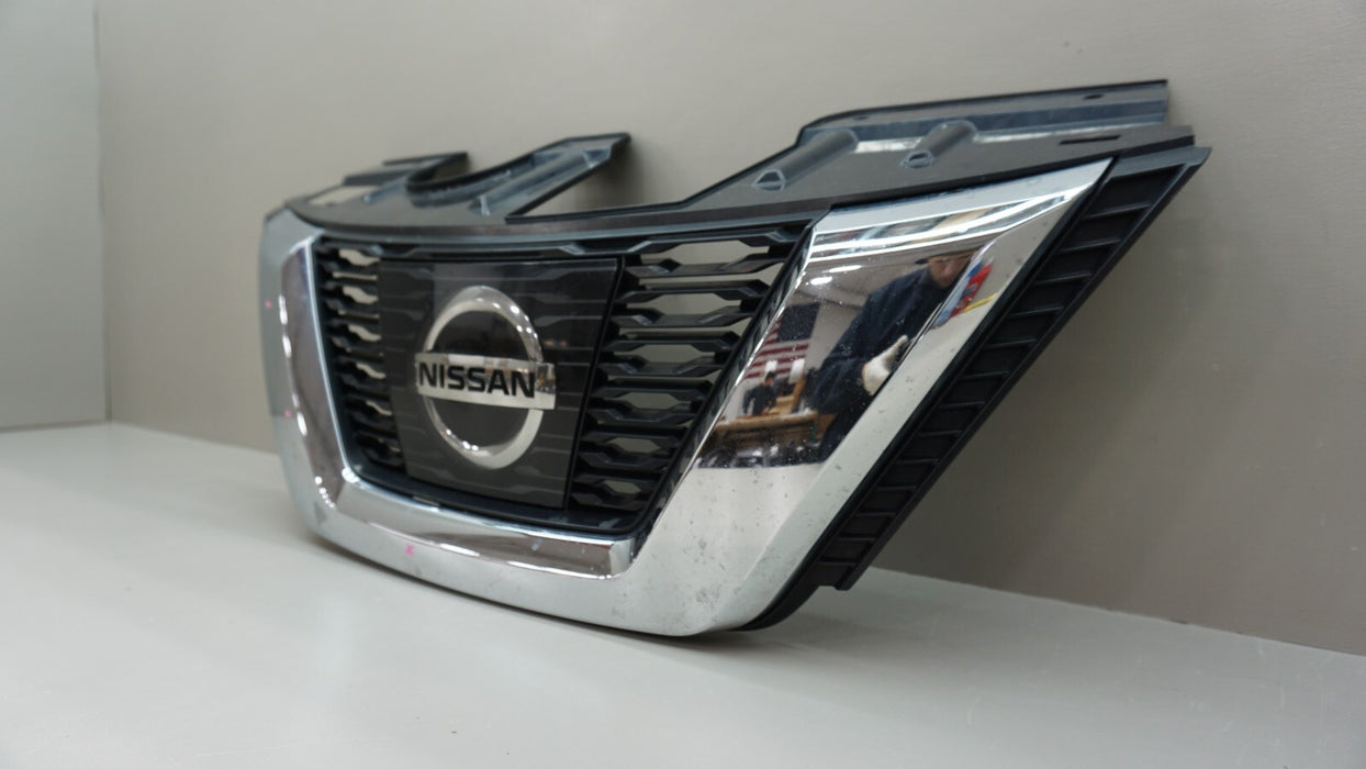 2016-2018 NISSAN ROGUE FRONT UPPER MAIN GRILLE W/ BADGE & CAMERA 623106FL0C OEM