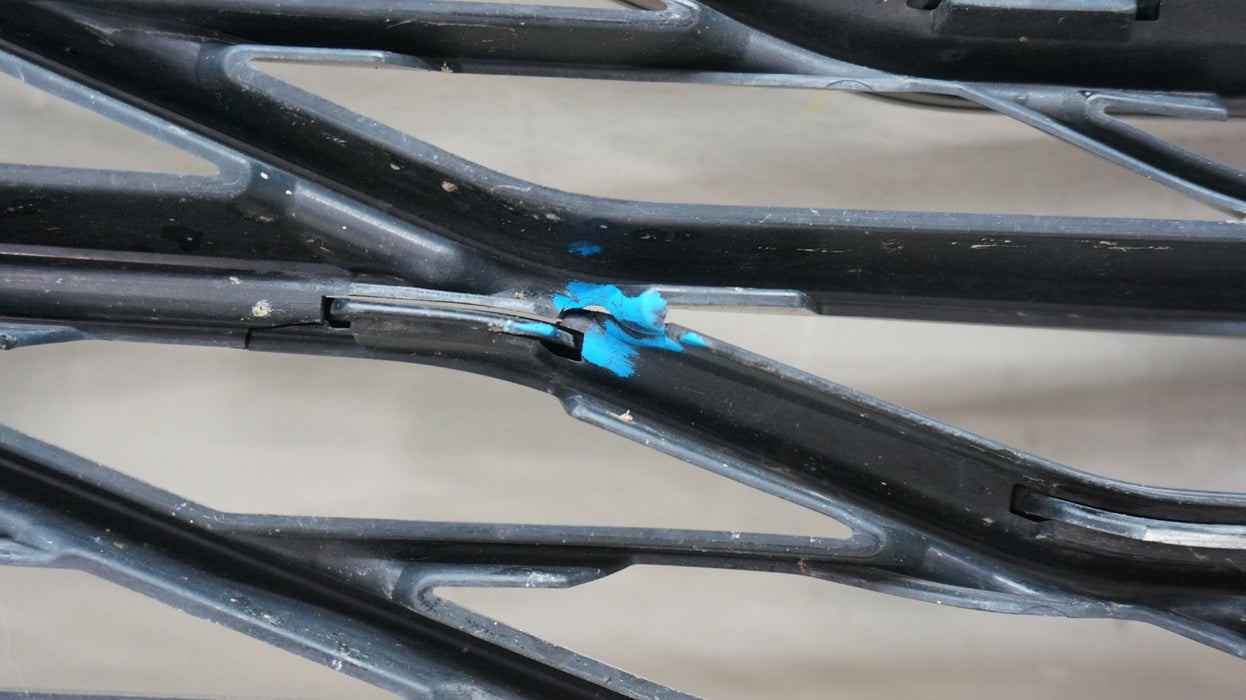 2019-2024 CHEVROLET MALIBU FRONT BUMPER RADIATOR GRILLE OEM 84338683