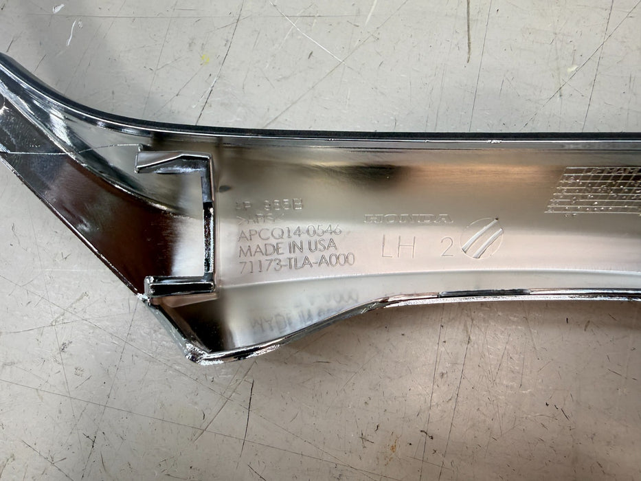 2017-2019 HONDA CR-V LH FRONT GRILLE MOLDING OEM 71173-TLA-A000